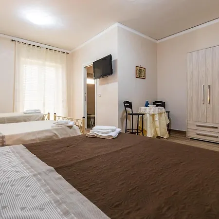 Casa Di Annarella Bed & Breakfast 4*